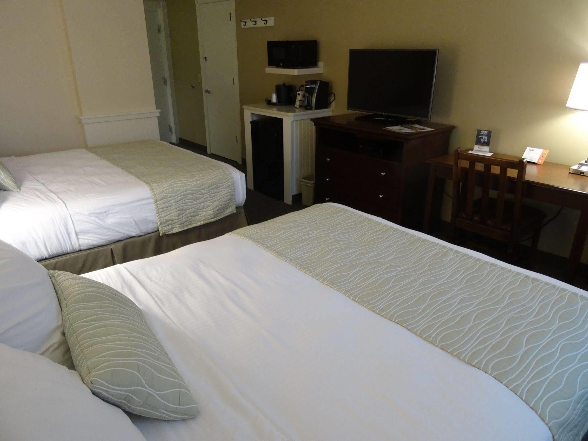 Bird-In-Hand Family Inn ภายนอก รูปภาพ